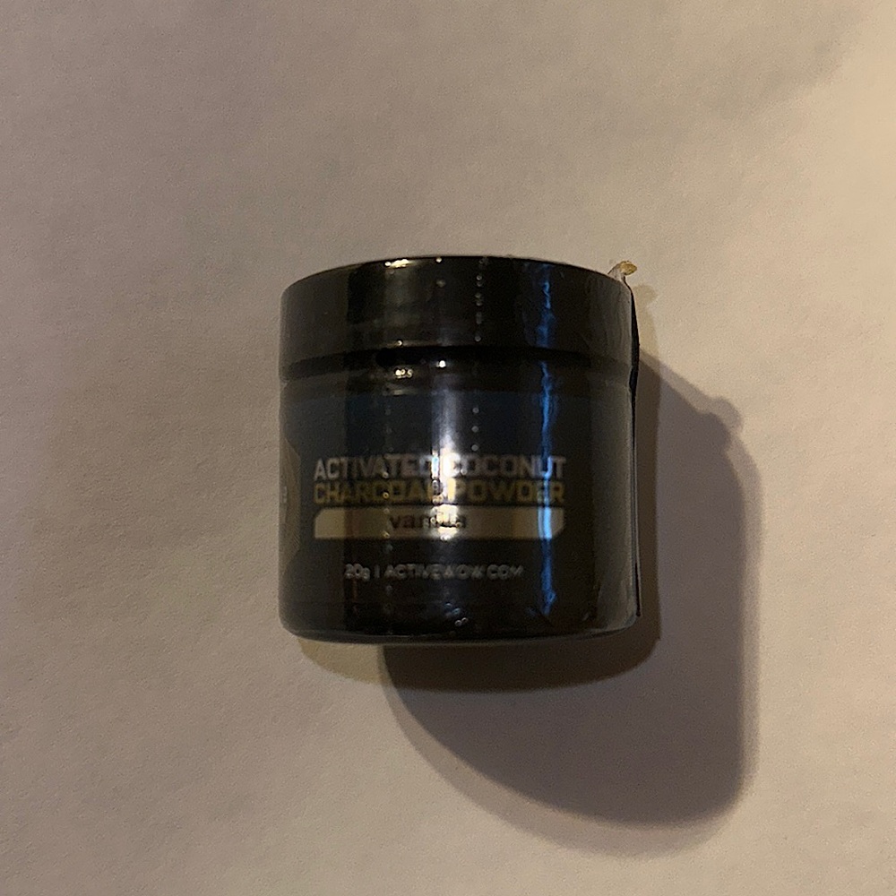 Active Wow activated charcoal tooth powder